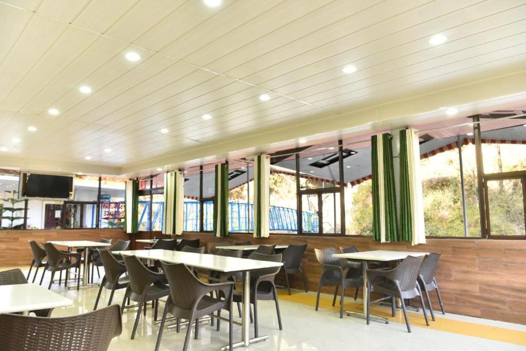 Riverside Resort ランズドーン エクステリア 写真