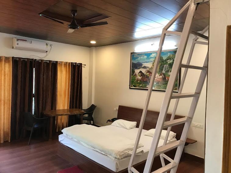 Riverside Resort ランズドーン エクステリア 写真